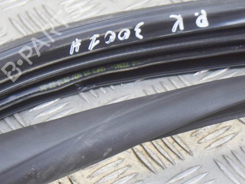 Rubber door seal MASERATI QUATTROPORTE VI 3.0 D | BP14622583C142 