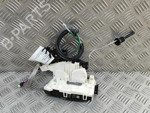 Venstre bagtil lås INFINITI Q30 1.6 (156 hp) 28564055