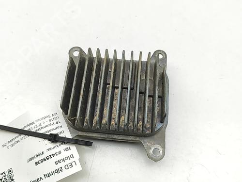 Used Electronic module Electronic module TESLA MODEL 3 (5YJ3) EV AWD (351 hp) 33392380 33392380