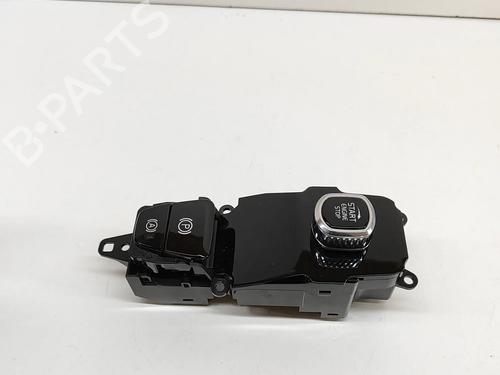 switch-volvo-xc90-ii-256-2014-29391489 main image