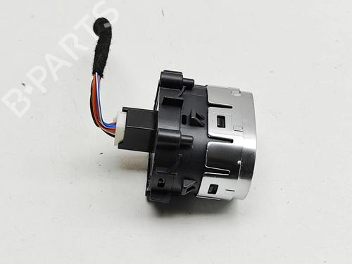 Switch MERCEDES-BENZ GLA (H247) GLA 200 (247.787) | BP30894738I30