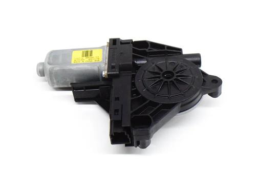 Used Left front window motor VOLVO V60 I (155) D4 (190 hp) 6767989