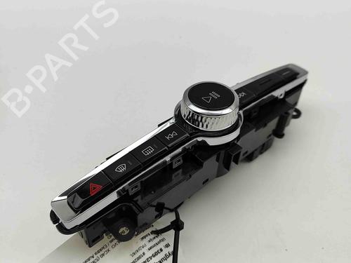 Switch VOLVO XC40 (536) B4 Mild-Hybrid | BP28433759I30