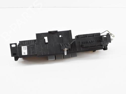 Used Fuse box Fuse box TESLA MODEL X (5YJX) P100D AWD (772 hp) 15376004 15376004