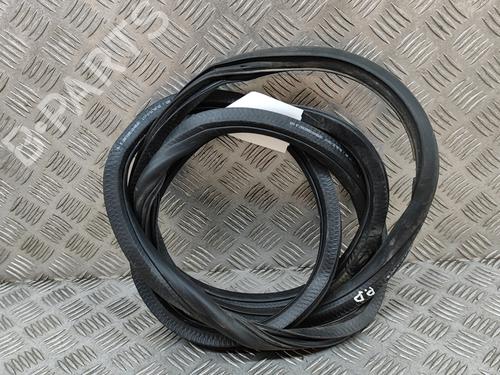 Used Rubber door seal SKODA OCTAVIA II Combi (1Z5) 2.0 TDI 16V 4x4 (140 hp) 19427316