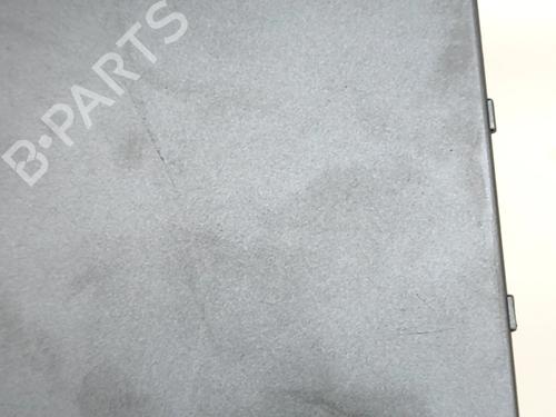 Middle console TESLA MODEL Y (5YJY) EV Performance All-wheel Drive | BP32754522I22  - Image 8