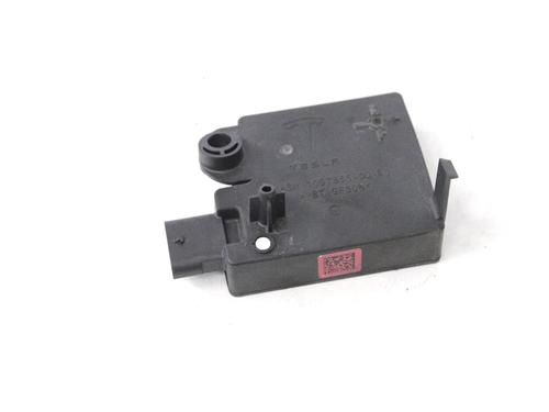 Used Electronic module Electronic module TESLA MODEL 3 (5YJ3) EV AWD (441 hp) 33352979 33352979