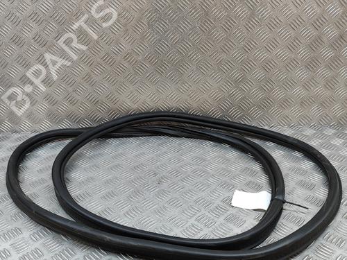 Used Rubber door seal PEUGEOT 3008 II SUV (MC_, MR_, MJ_, M4_) 1.6 BlueHDi 120 (120 hp) 25219129