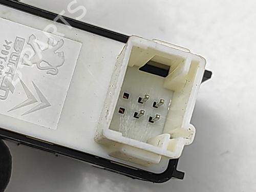 Left rear window switch PEUGEOT 3008 II SUV (MC_, MR_, MJ_, M4_) Hybrid 180 (M4DGLU) | BP30178453I29