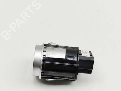 Switch ASTON MARTIN DBX 4.0 All-wheel Drive | BP36809602I30 - Image 2