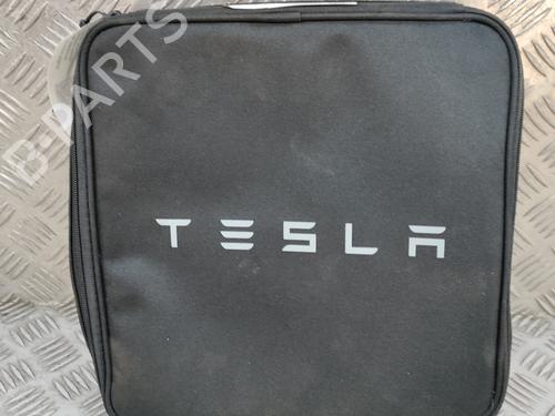 Kabel TESLA MODEL Y (5YJY) EV Performance All-wheel Drive (534 hp) 27789732