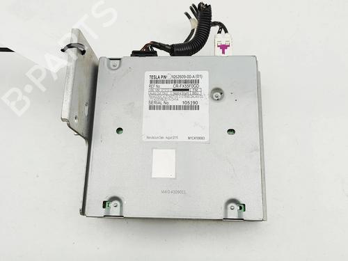 Used Electronic module Electronic module TESLA MODEL X (5YJX) 90D AWD (525 hp) 33382937 33382937