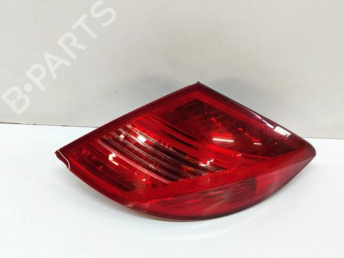 Høyre baklys MERCEDES-BENZ S-CLASS Coupe (C216) CL 500 4-matic (216.394) (435 hp) 27797542