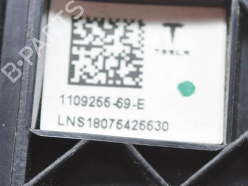 Dørliste TESLA MODEL 3 (5YJ3) EV | BP27748964C150 