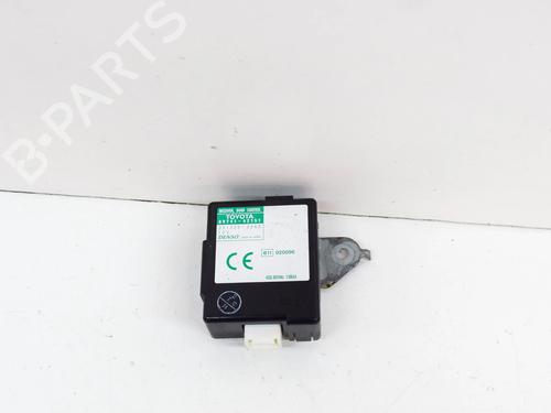 Used Electronic module Electronic module TOYOTA RAV 4 II (_A2_) 2.0 4WD (ACA21, ACA20) (150 hp) 9511258 9511258
