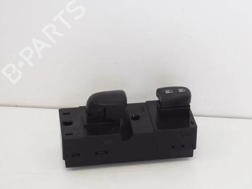 Used Left front window switch NISSAN JUKE (F15) 1.6 (94 hp) 6740316