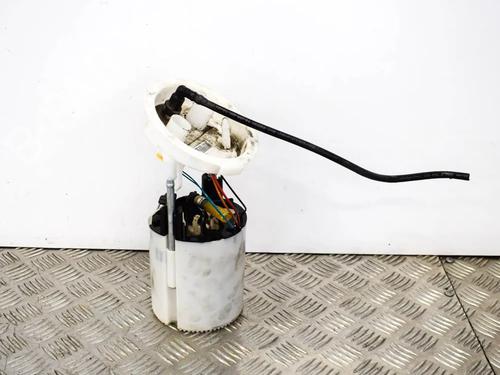 Used Fuel pump BMW 1 (E87) 116 i (122 hp) 20337481