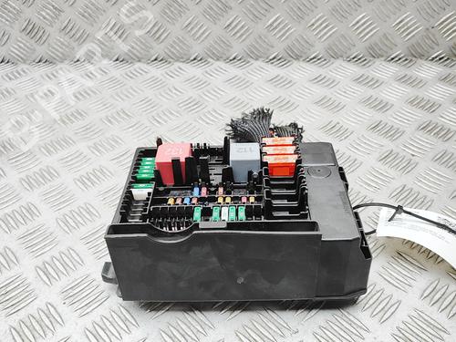 Used Fuse box Fuse box 38731523 38731523