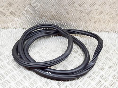 Gummiliste AUDI Q3 (F3B) 35 TFSI (150 hp) 27763592