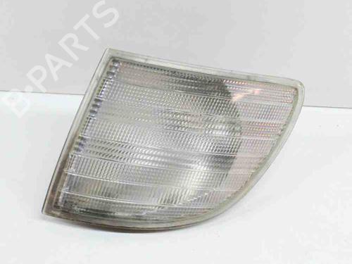 Used Left front indicator MERCEDES-BENZ VITO Bus (W638) 112 CDI 2.2 (638.194) (122 hp) 10401469