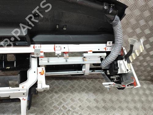 Dashboard ASTON MARTIN VANTAGE Vantage 4.3 | BP27797491C46 - Image 8