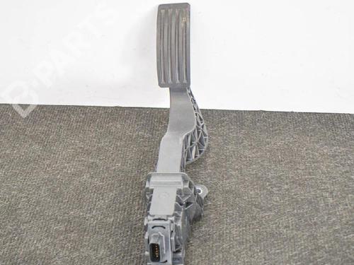 pedal-volvo-xc40-536-t4-awd-xc40-8888768700-32212365-6pv312408-2017-7891199 main image