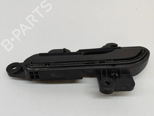 front-left-exterior-door-handle-tesla-model-y-5yjy-2019-33361300 main image