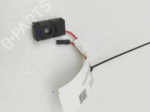 electronic-module-tesla-model-3-5yj3-2017-33697935 main image