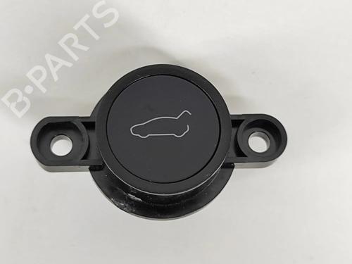 switch-tesla-model-3-5yj3-2017-33369377 main image