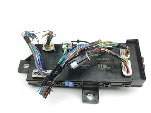 Used Electronic module Electronic module ISUZU D-MAX II (TFR, TFS) 1.9 Ddi 4x4 (TFS87J) (163 hp) 33384279 33384279