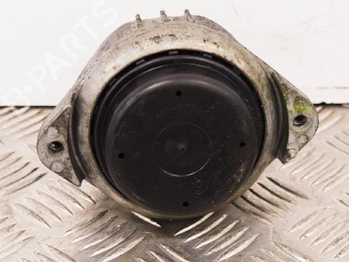 Used Engine mount BMW 1 Convertible (E88) 135 i (306 hp) 6746844