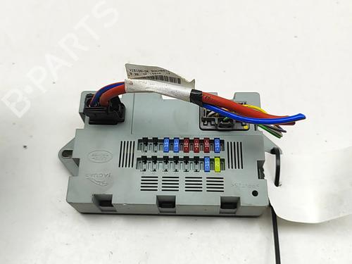 fuse-box-land-rover-discovery-sport-l550-2014-33386972 main image