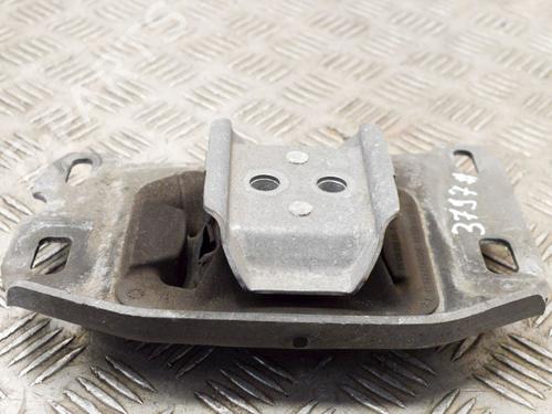 Gearbox mount PEUGEOT 3008 II SUV (MC_, MR_, MJ_, M4_) 1.6 THP 165 (M45GYW, M45GZW, M45GYV) | BP11216891M88 