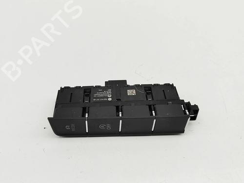 switch-vw-passat-b8-3g2-cb2-2014-33379837 main image