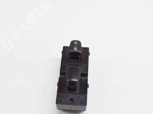 Used Right front window switch NISSAN LEAF (ZE0) Electric (109 hp) 14966224
