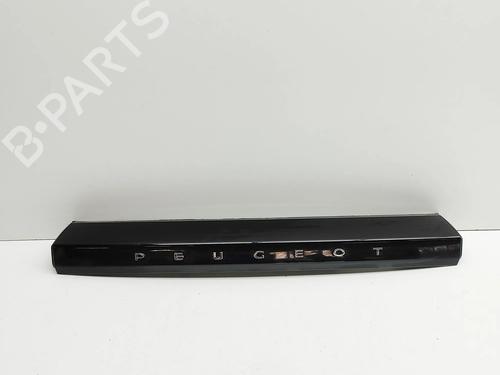 Used Tailgate trim Tailgate trim PEUGEOT 2008 II (UD_, US_, UY_, UJ_, UR_, UC_) e-2008 (UKZKXZ) (136 hp) 33549706 33549706