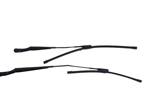 front-windshield-wiper-arm-alfa-romeo-giulia-952_-2015-33354878 main image