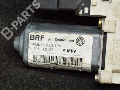 Vindusheismotor høyre bak VW TOURAN (1T1, 1T2) 1.6 FSI | BP6715166E22 