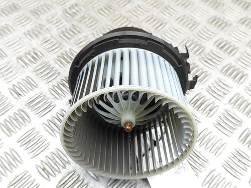 Used Heater blower motor Heater blower motor PEUGEOT 208 II (UB_, UP_, UW_, UJ_) e-208 (136 hp) 35767508 35767508