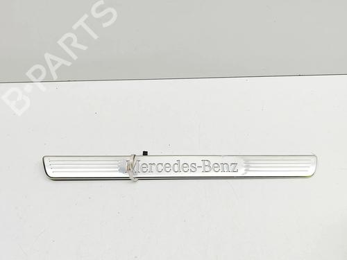 Estribo/Talonera MERCEDES-BENZ GLA-CLASS (X156) GLA 250 4-matic (156.946) (211 hp) 31687062