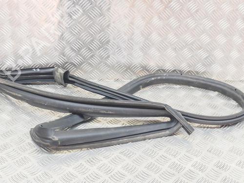 Used Rubber door seal TESLA MODEL 3 (5YJ3) EV AWD (351 hp) 27751293