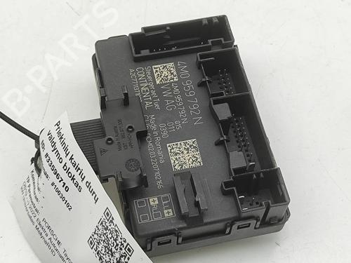 Used Electronic module Electronic module PORSCHE TAYCAN Sport Turismo (Y1C) 4S Performance Battery Plus (Y1CDB1) (571 hp) 33385068 33385068