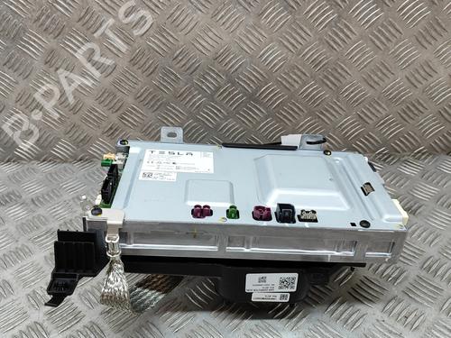 Used Electronic module TESLA MODEL Y (5YJY) EV Performance All-wheel Drive (534 hp) 32754494