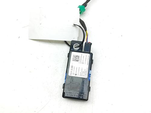 Electronic module TESLA MODEL Y (5YJY) Long Range All-wheel Drive | BP33625330M83 - Image 4