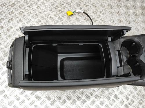 Middle console PEUGEOT 3008 II SUV (MC_, MR_, MJ_, M4_) Hybrid 180 (M4DGLU) | BP30178126I22