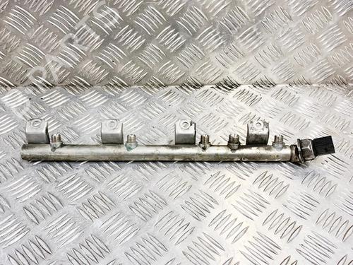Used Injection rail Injection rail BMW 5 (F10) 550 i xDrive (408 hp) 6765405 6765405