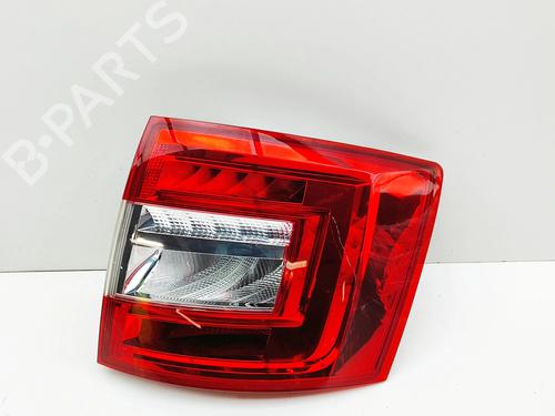 Fanale posteriore destro SKODA OCTAVIA III Combi (5E5, 5E6) 2.0 TDI (150 hp) 30644445