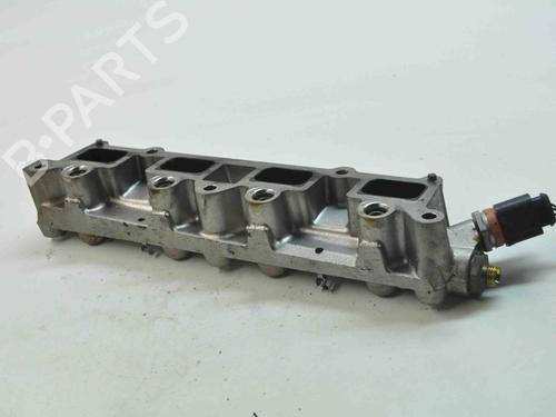 Used Injection rail VW SCIROCCO III (137, 138) 1.4 TSI (122 hp) 30208304