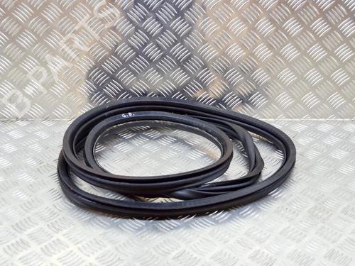 Gummiliste Gummiliste PEUGEOT 3008 II SUV (MC_, MR_, MJ_, M4_) 1.2 THP/ PureTech 130 (MRHNSM, MRHNSU, MRHNSJ, MRHNYW,... (131 hp) 14616701 14616701