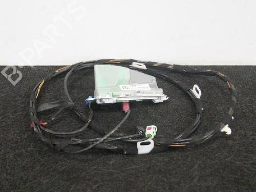 Used Antenna/Base BMW 3 (F30, F80) 320 d (184 hp) 8827485